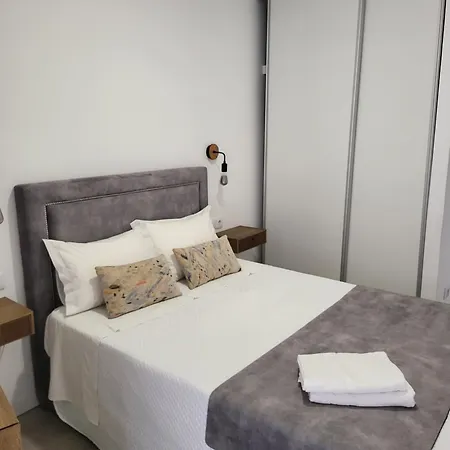 Henriqueta Maia Suits * Aveiro
