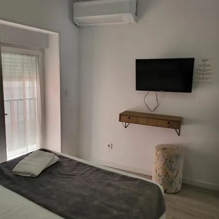 Henriqueta Maia Suits Appartement